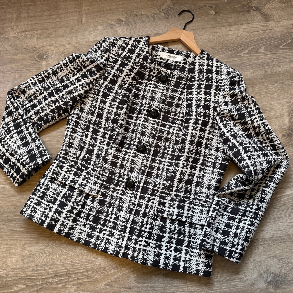 Jones Studio Monochrome Tweed Blazer – Size 12 – Excellent Condition